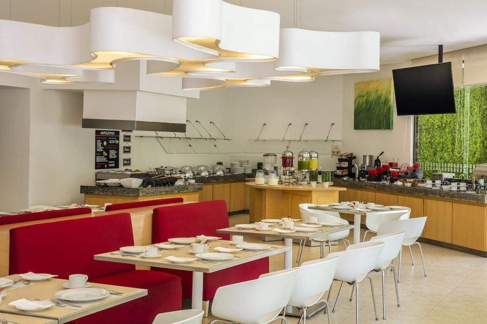 Fiesta Guadalajara Expo Hotel 4*