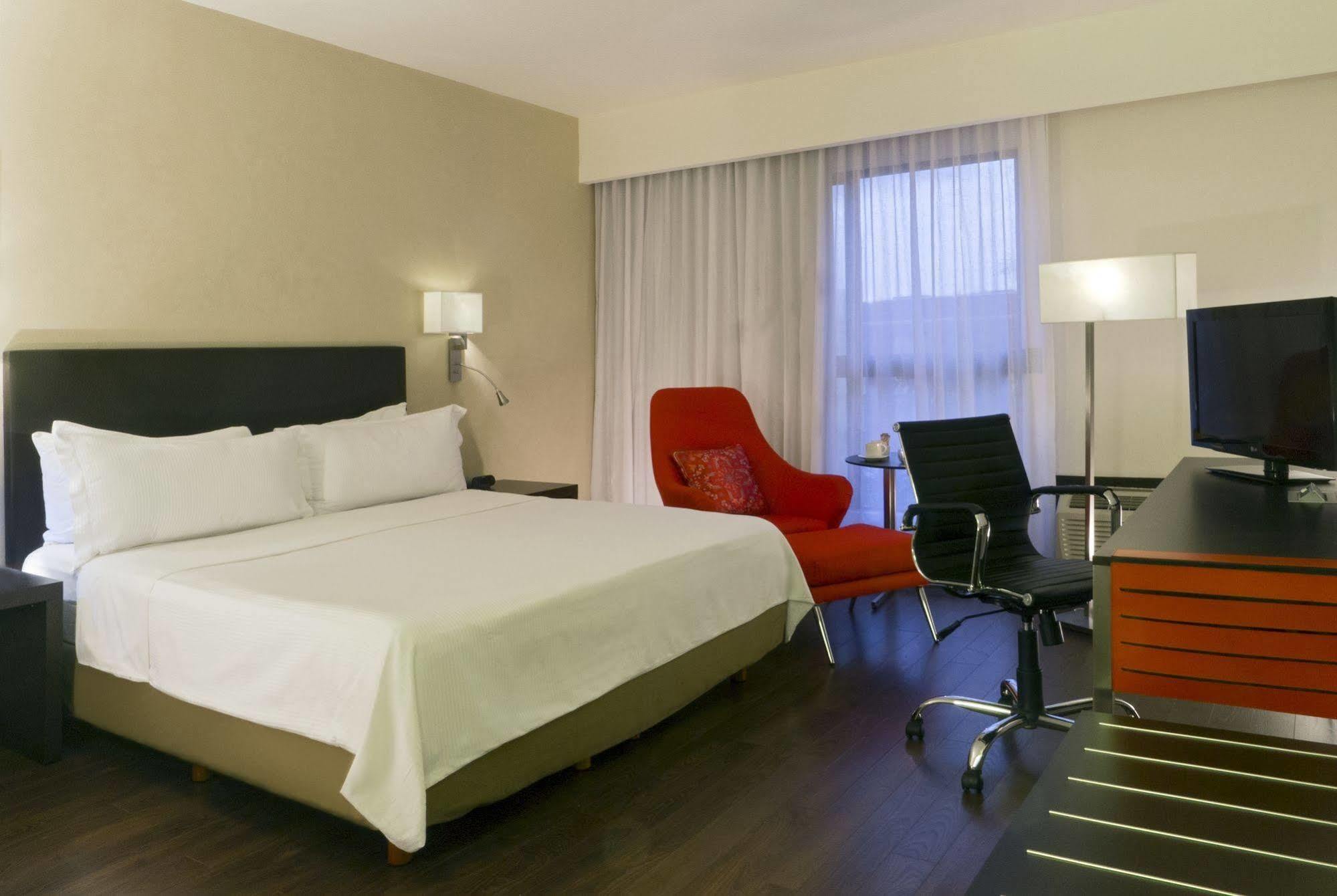 Fiesta Guadalajara Expo Hotel